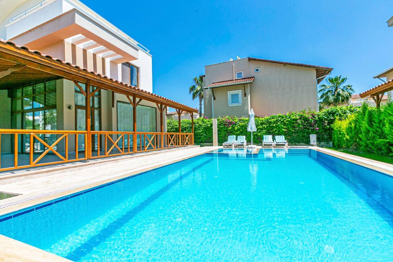 Paradise Town Beliza Willa Belek